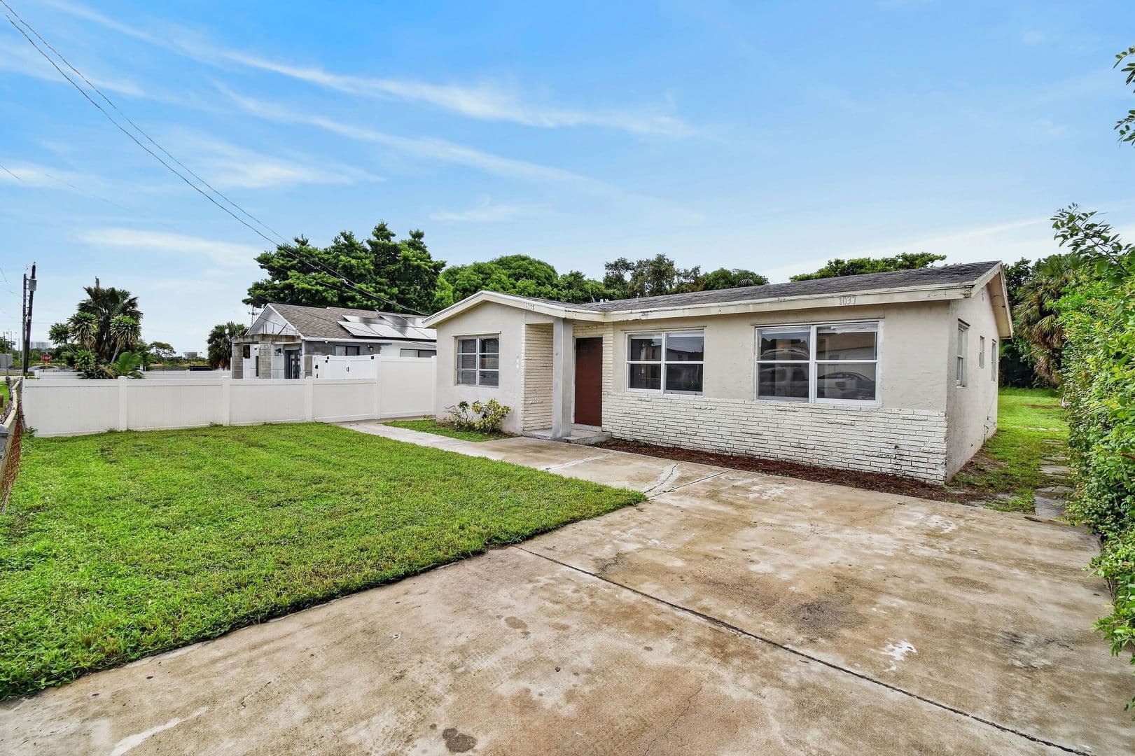 Riviera Beach House: 1037 W 28Th St