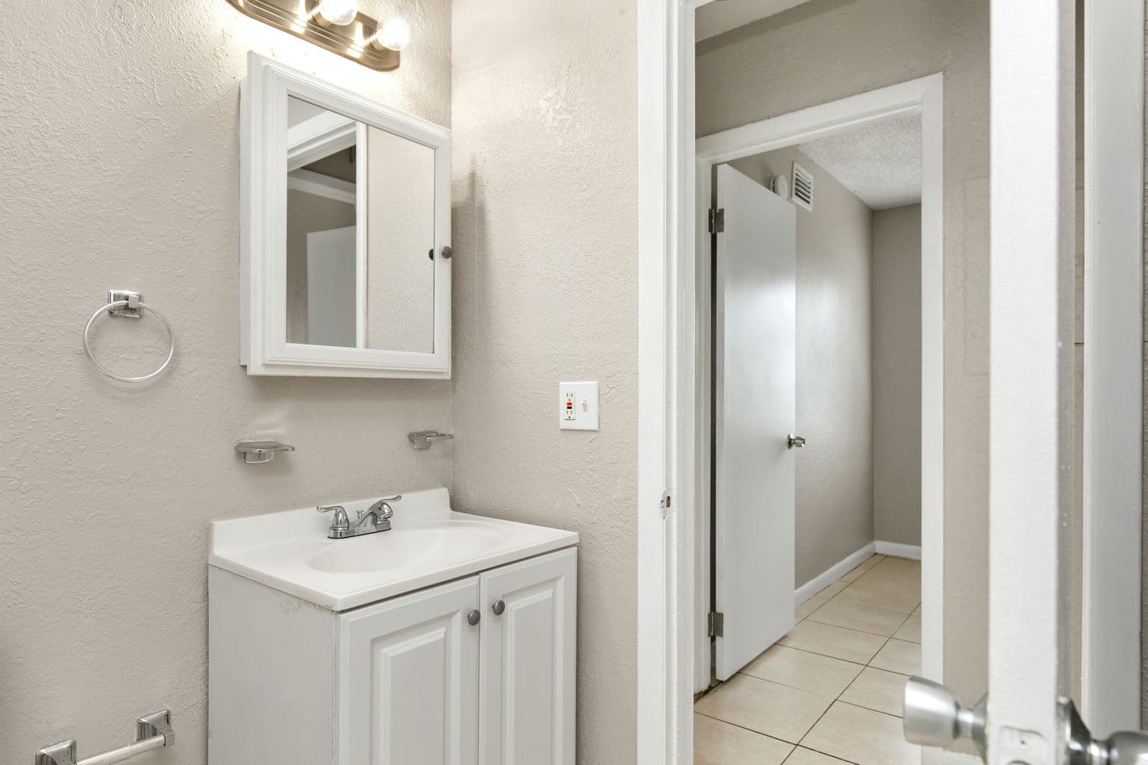Lauderhill House: 2130 NW 58th Ave #25-C
