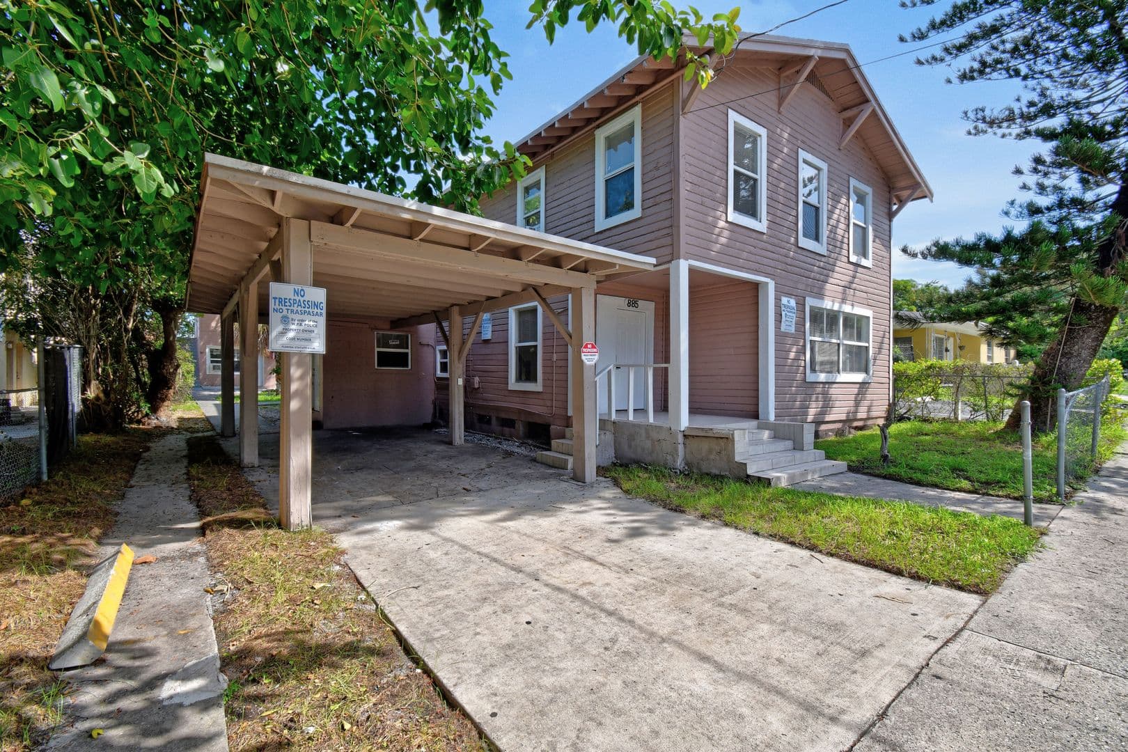 West Palm Beach Apartment: 885 7th St