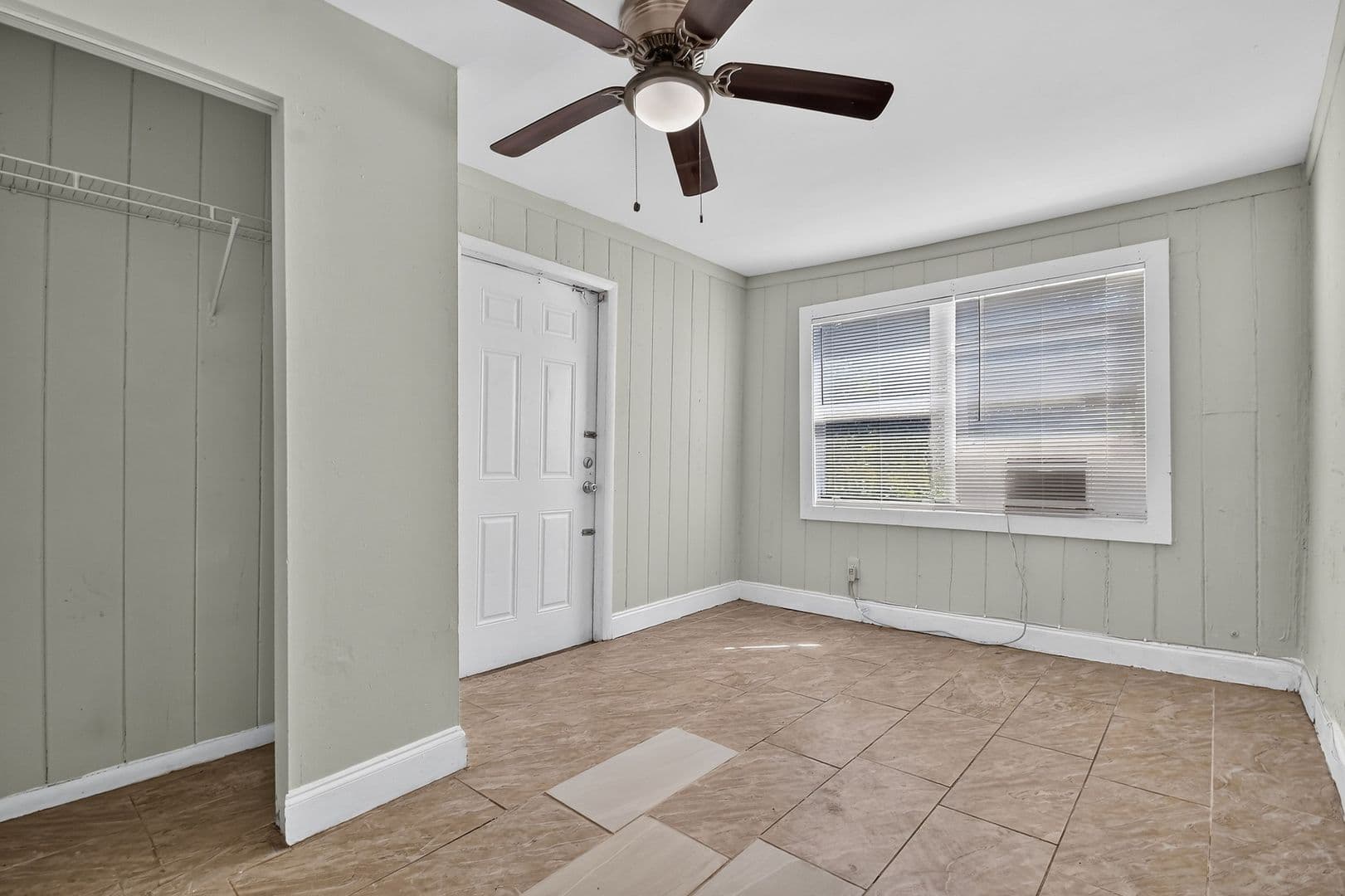 West Palm Beach Apartment: 885 7th St
