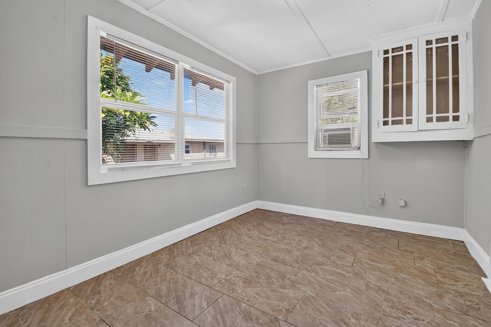 West Palm Beach Apartment: 885 7th St
