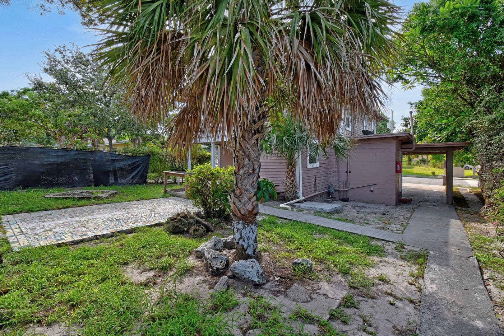West Palm Beach Apartment: 885 7th St