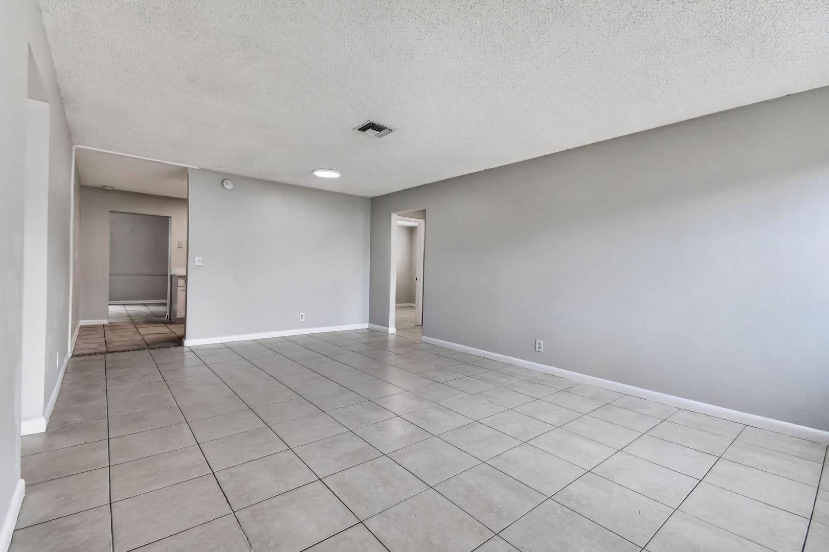 Riviera Beach House: 1037 W 28Th St