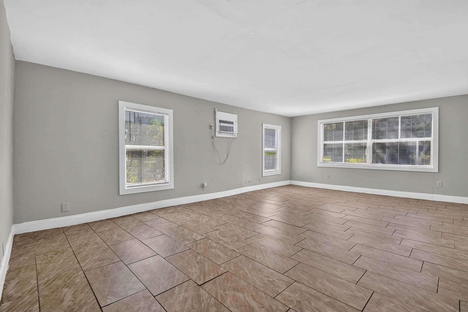 West Palm Beach Apartment: 885 7th St