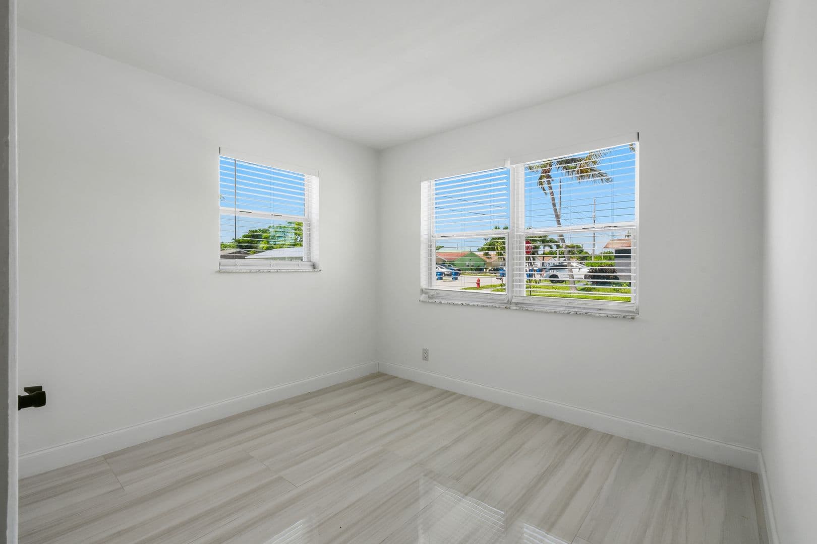 Riviera Beach Apartment: 968 W 9th St