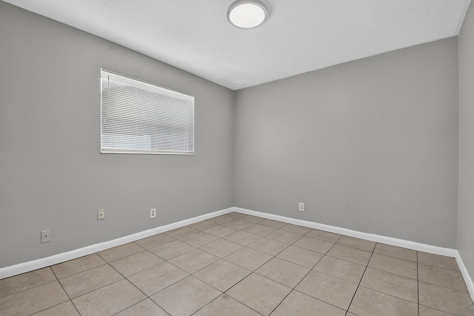 Riviera Beach House: 1037 W 28Th St