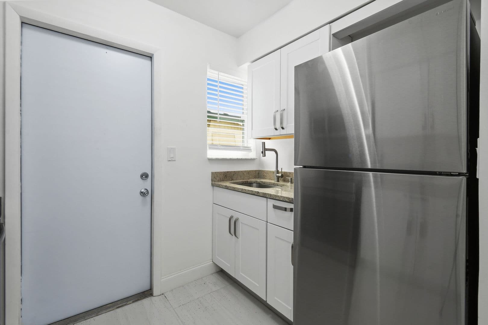 Riviera Beach Apartment: 968 W 9th St