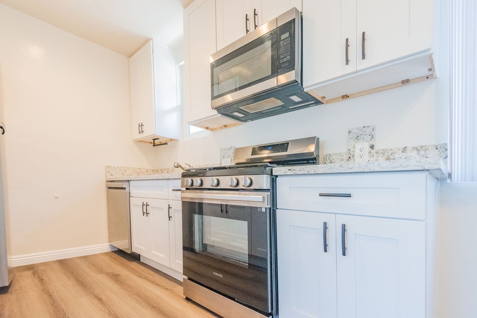 Redondo Beach Apartment: 2107 Pullman Lane