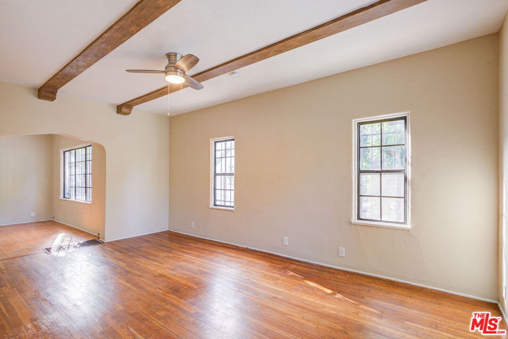 Los Angeles Apartment: 1492 Silver Lake Blvd