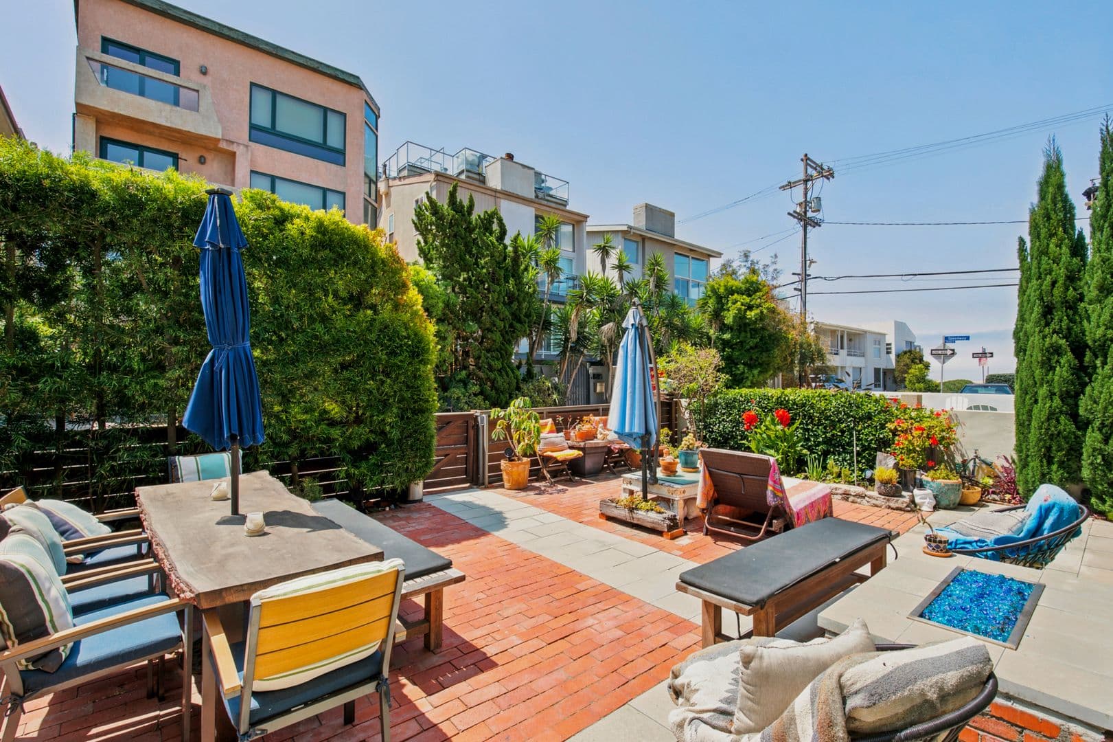 Marina del Rey Apartment: 21-23 Privateer Street