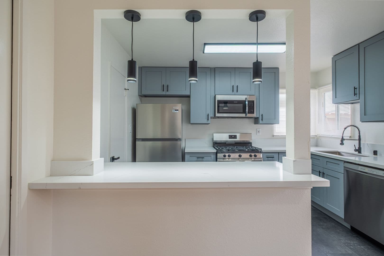 Torrance Apartment: 4712 Del Amo Blvd