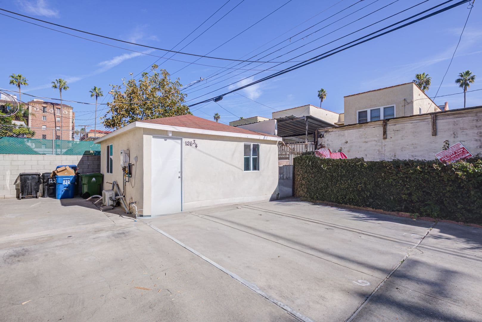 Los Angeles Apartment: 122 S. Berendo Street