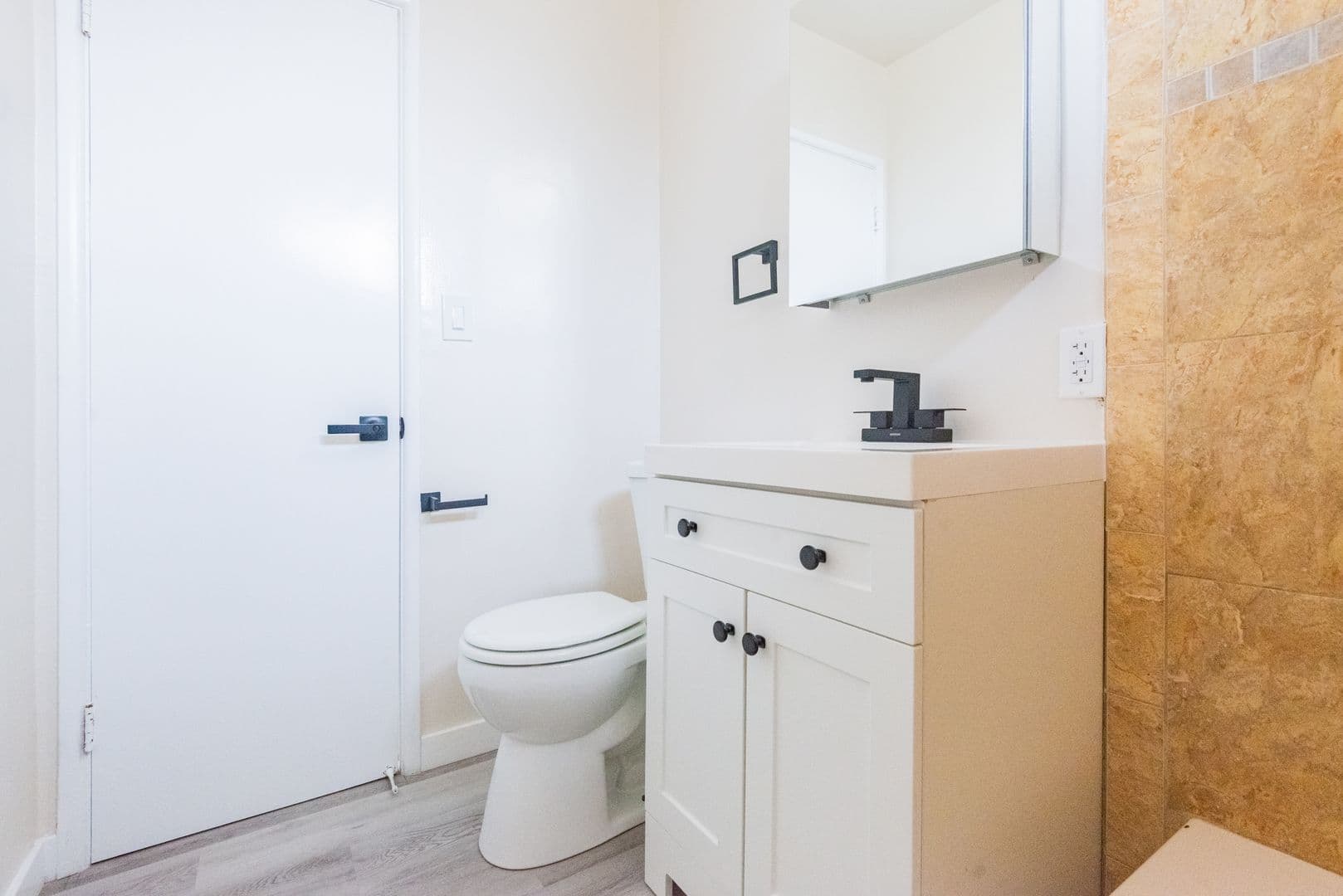Redondo Beach Apartment: 2107 Pullman Lane