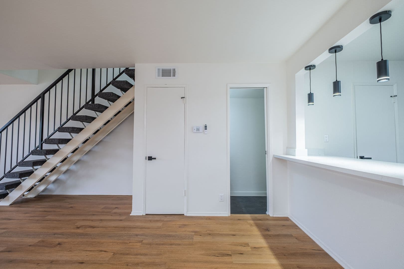 Torrance Apartment: 4712 Del Amo Blvd