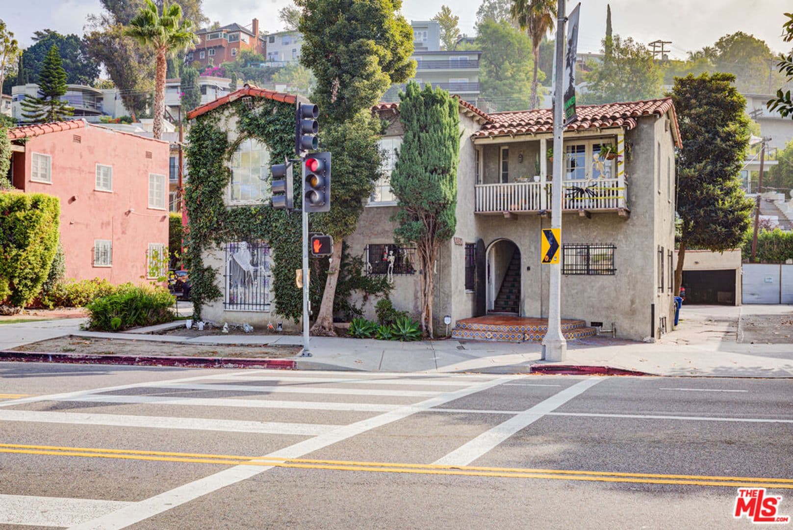 Los Angeles Apartment: 1492 Silver Lake Blvd