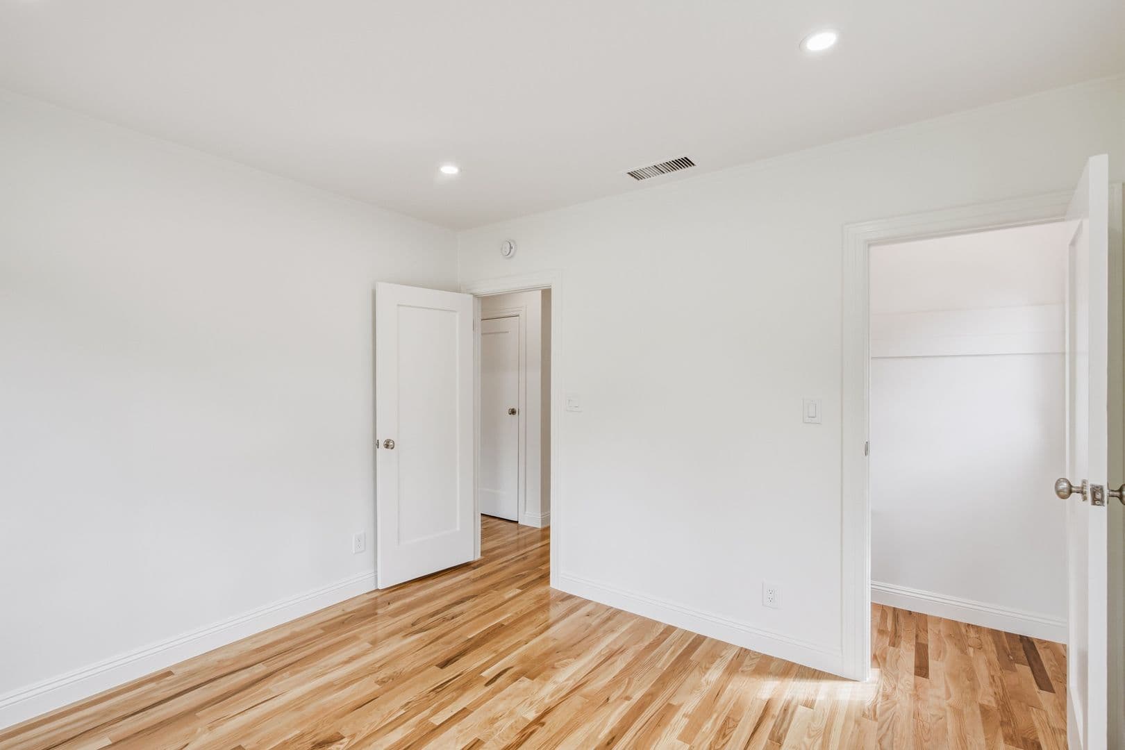 Los Angeles House: 525 N Crescent Heights