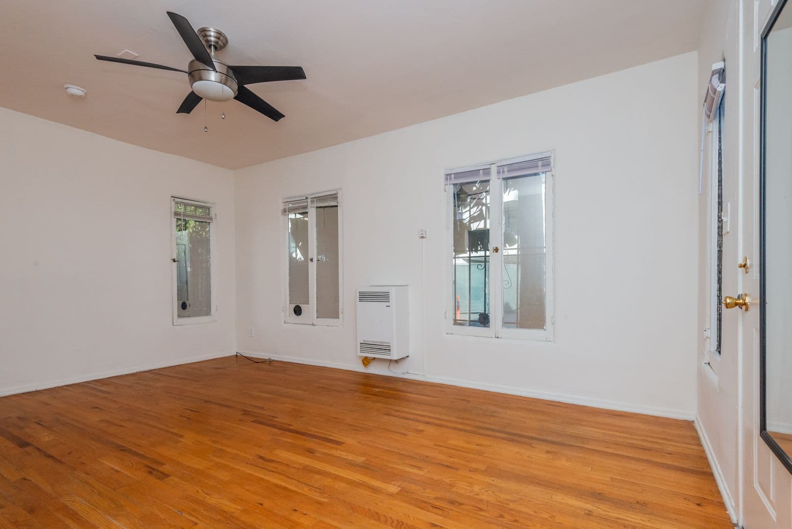 Los Angeles Apartment: 1225 North Citrus Ave.