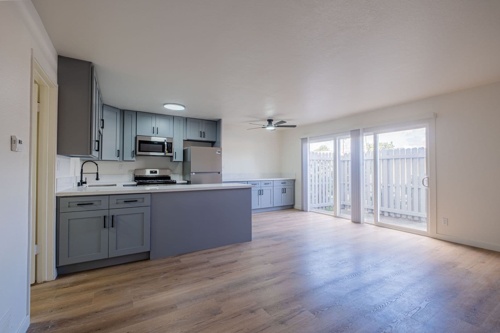 Torrance Apartment: 4712 Del Amo Blvd