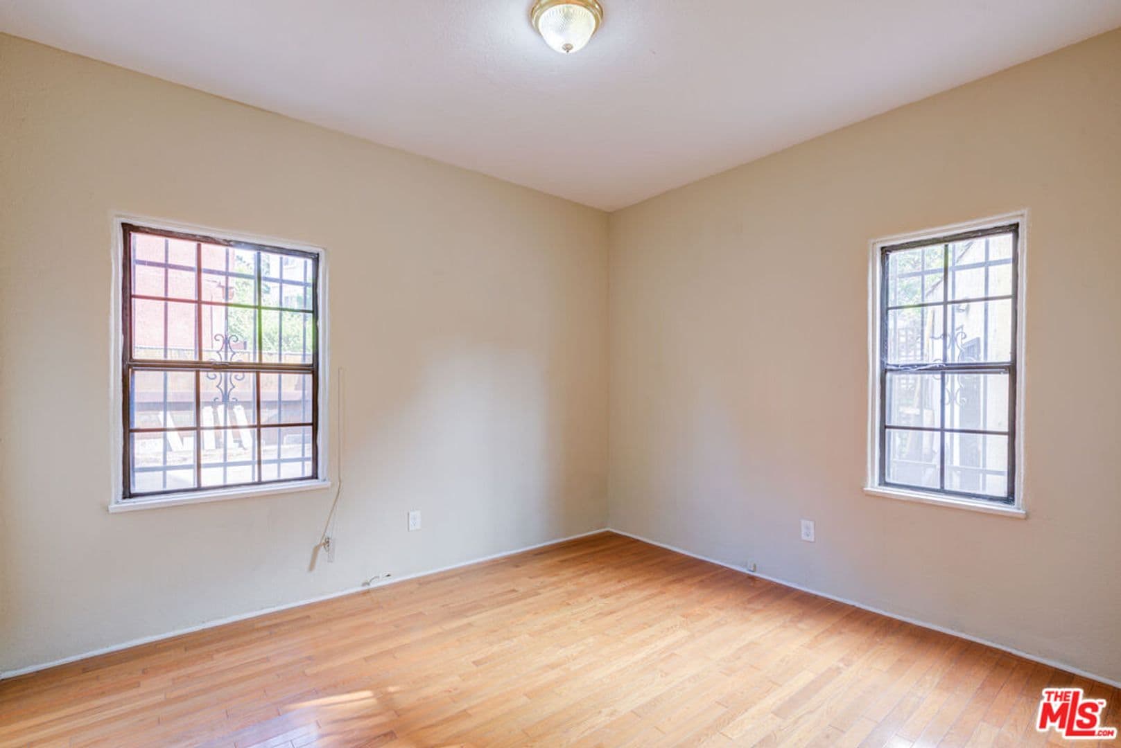 Los Angeles Apartment: 1492 Silver Lake Blvd