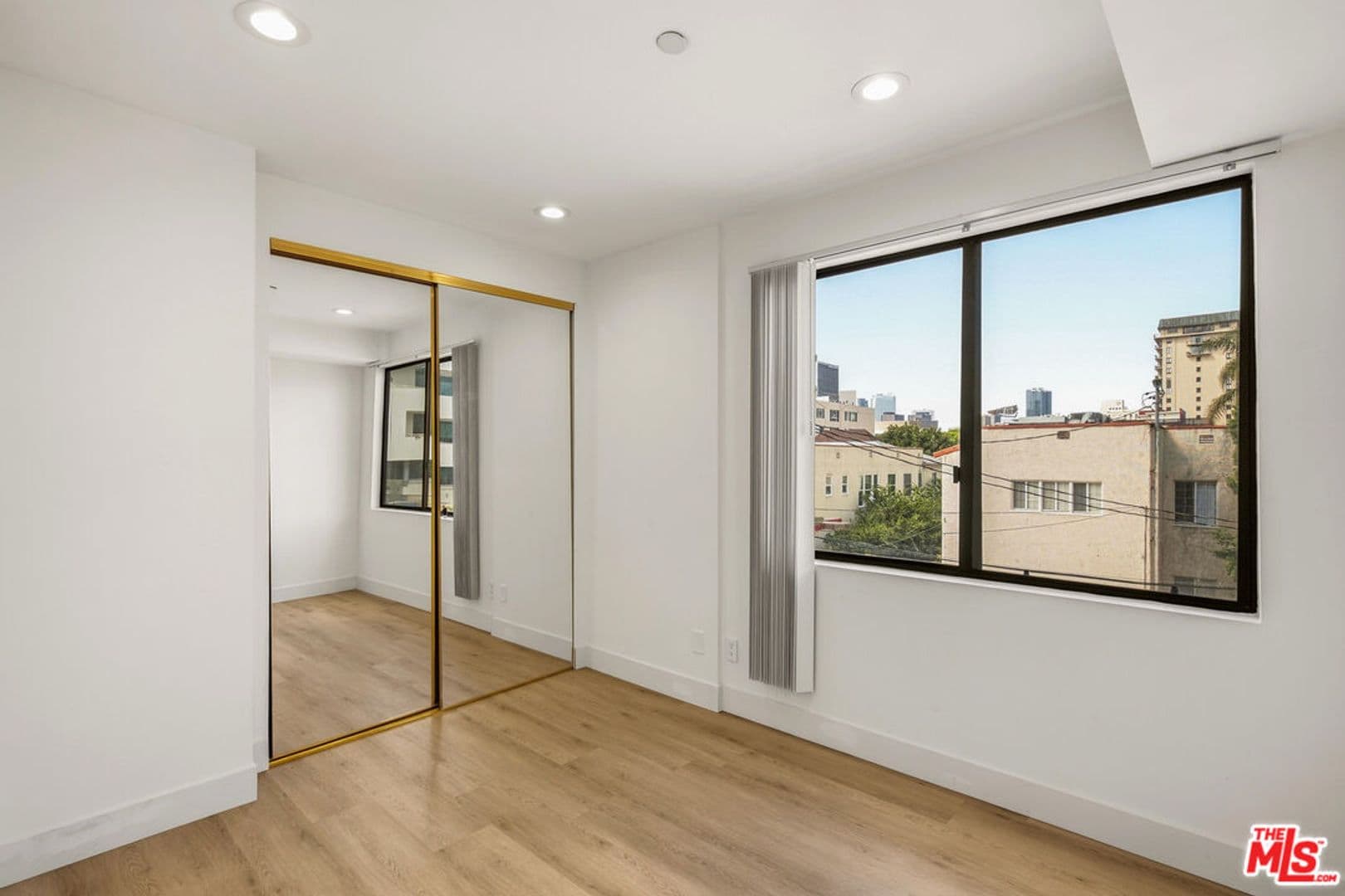 Beverly Hills Condo: 121 South Canon Drive