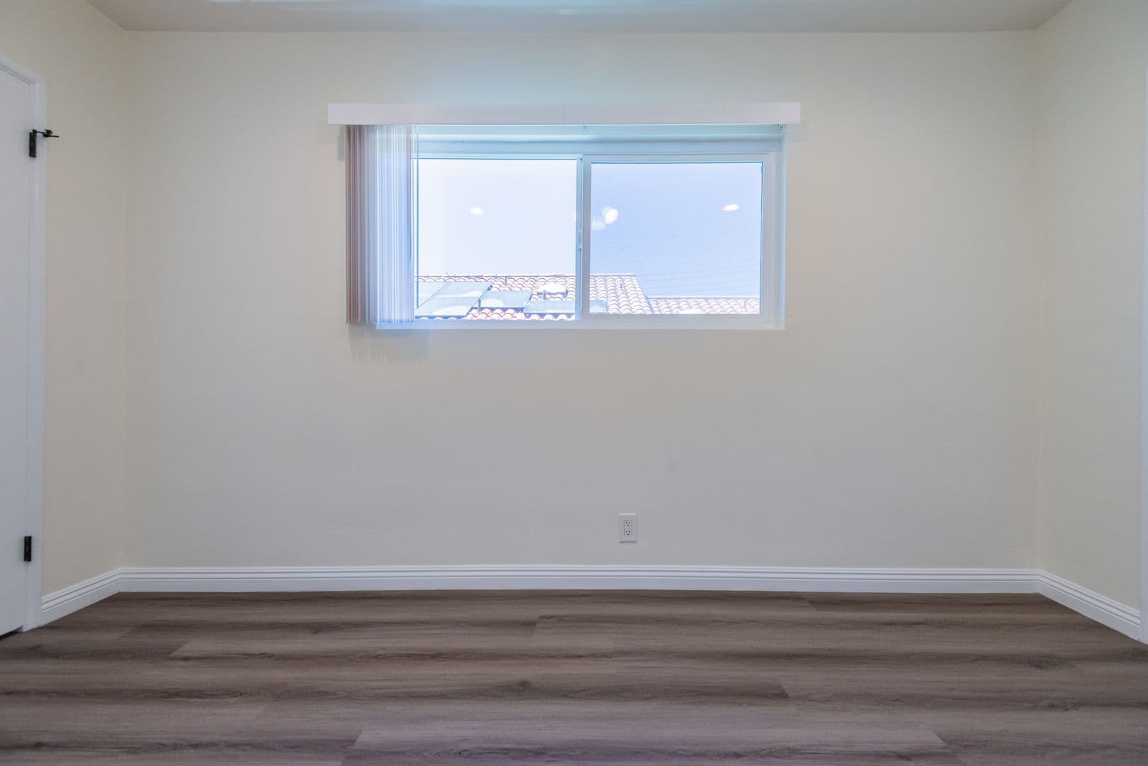 Redondo Beach Apartment: 2107 Pullman Lane