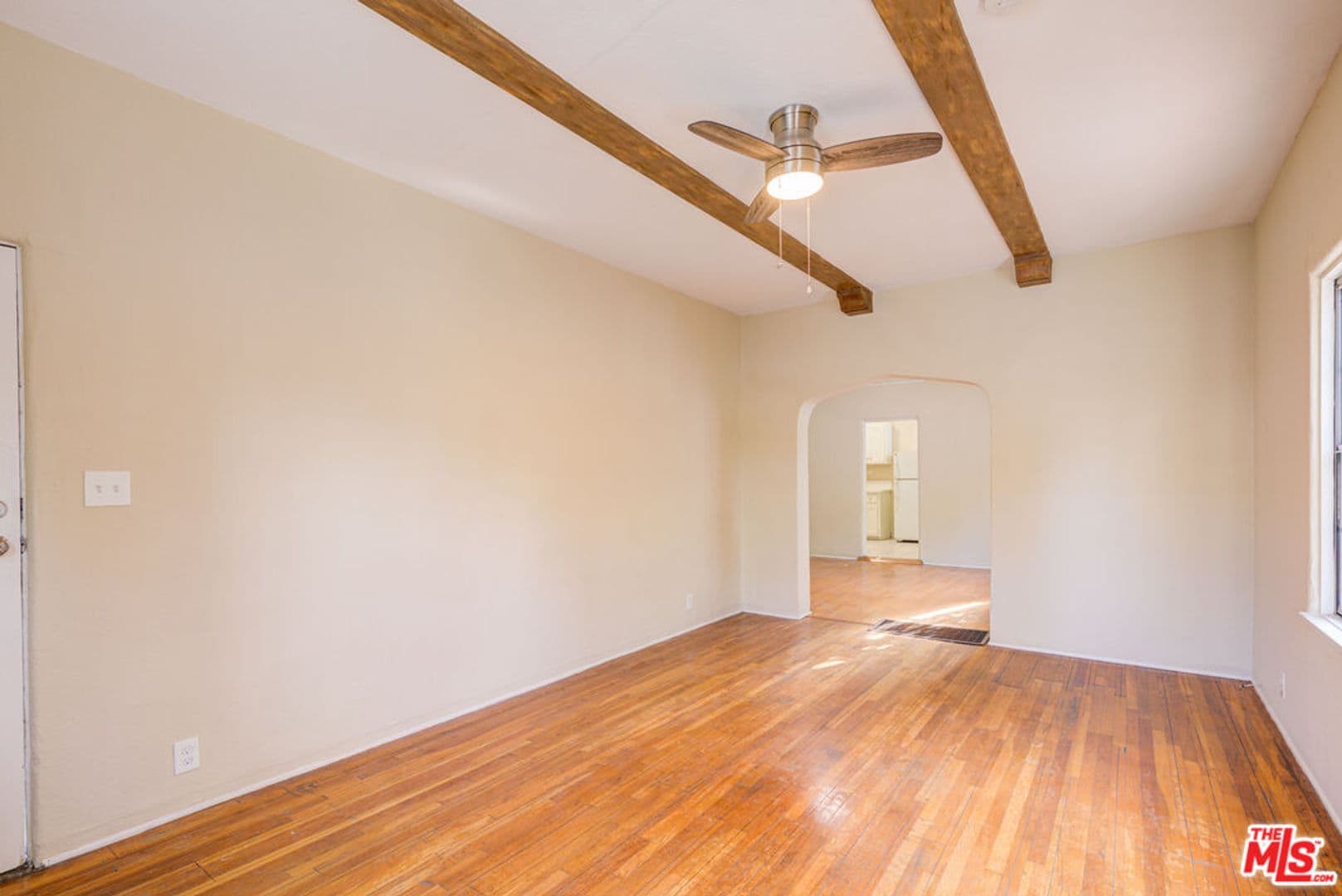 Los Angeles Apartment: 1492 Silver Lake Blvd