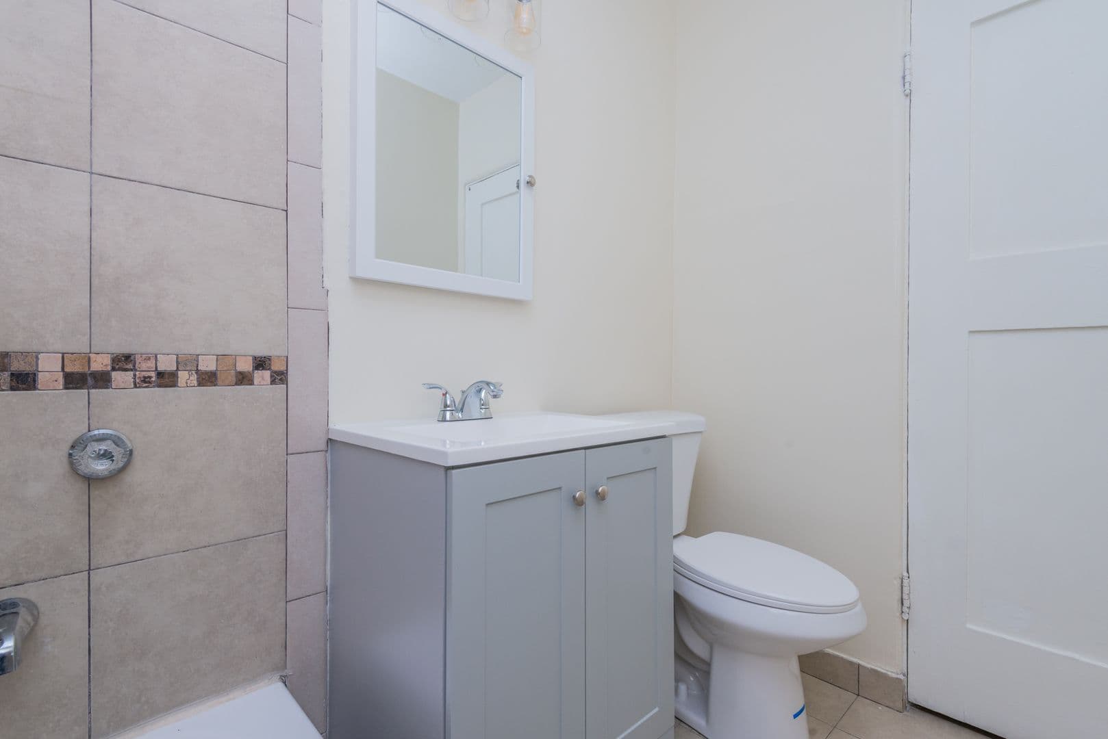 Los Angeles Apartment: 1225 North Citrus Ave.