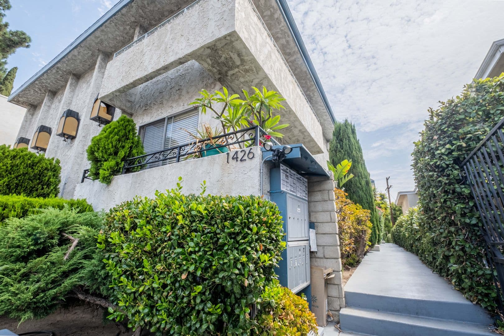 Los Angeles Apartment: 1426 N. Fairfax Avenue
