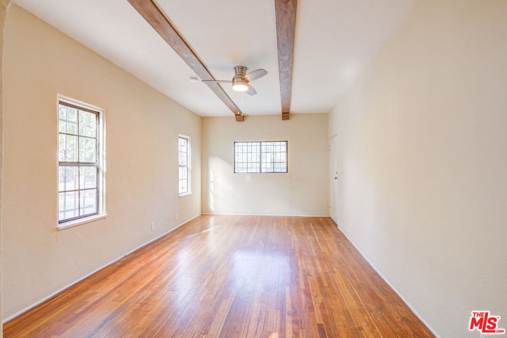 Los Angeles Apartment: 1492 Silver Lake Blvd