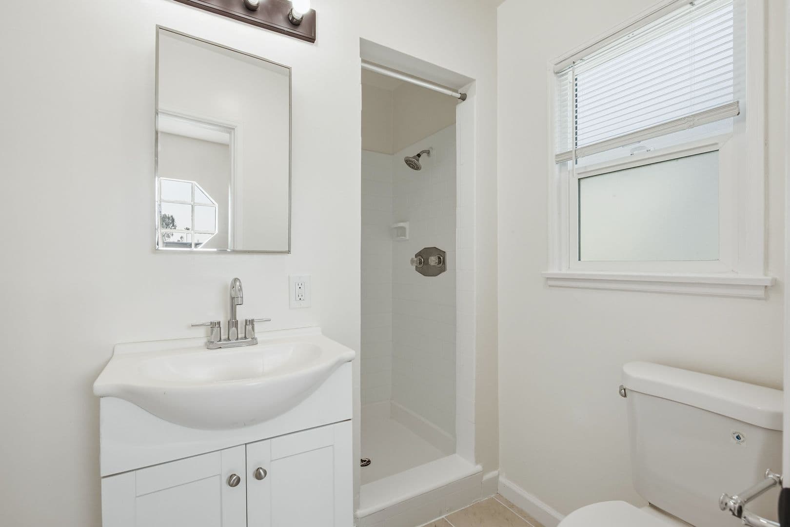 Santa Monica Apartment: 2521 Euclid Street