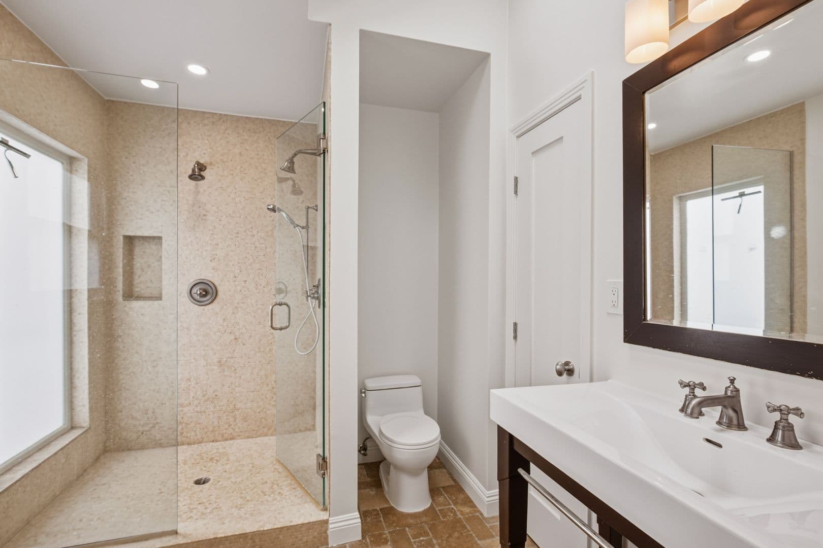Los Angeles House: 525 N Crescent Heights