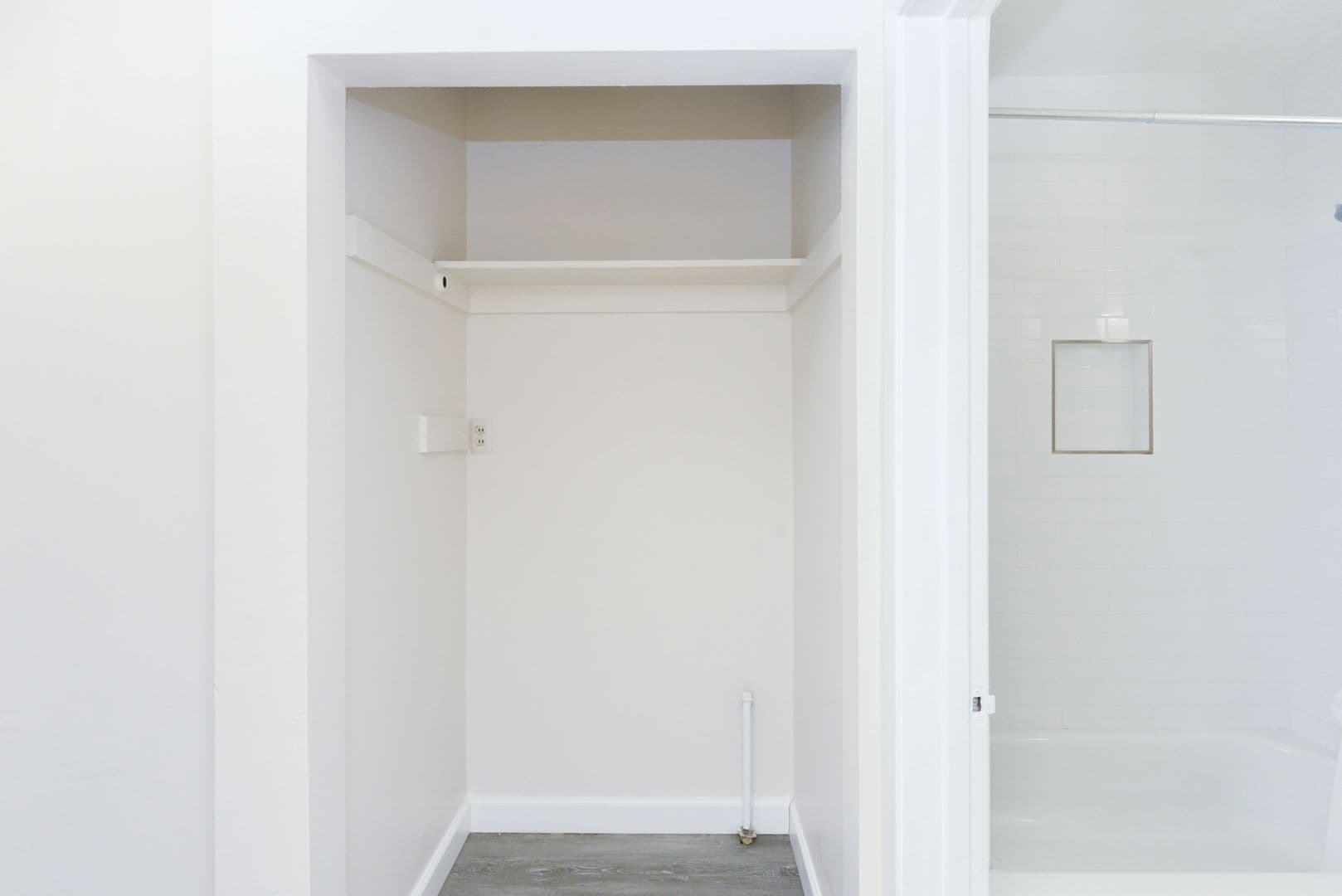 Los Angeles Apartment: 122 S. Berendo Street