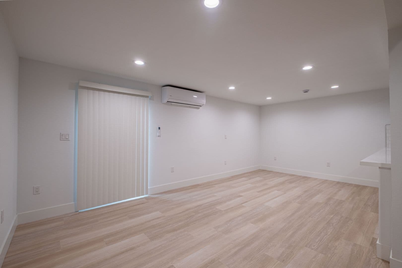 Redondo Beach Apartment: 2107 Pullman Lane