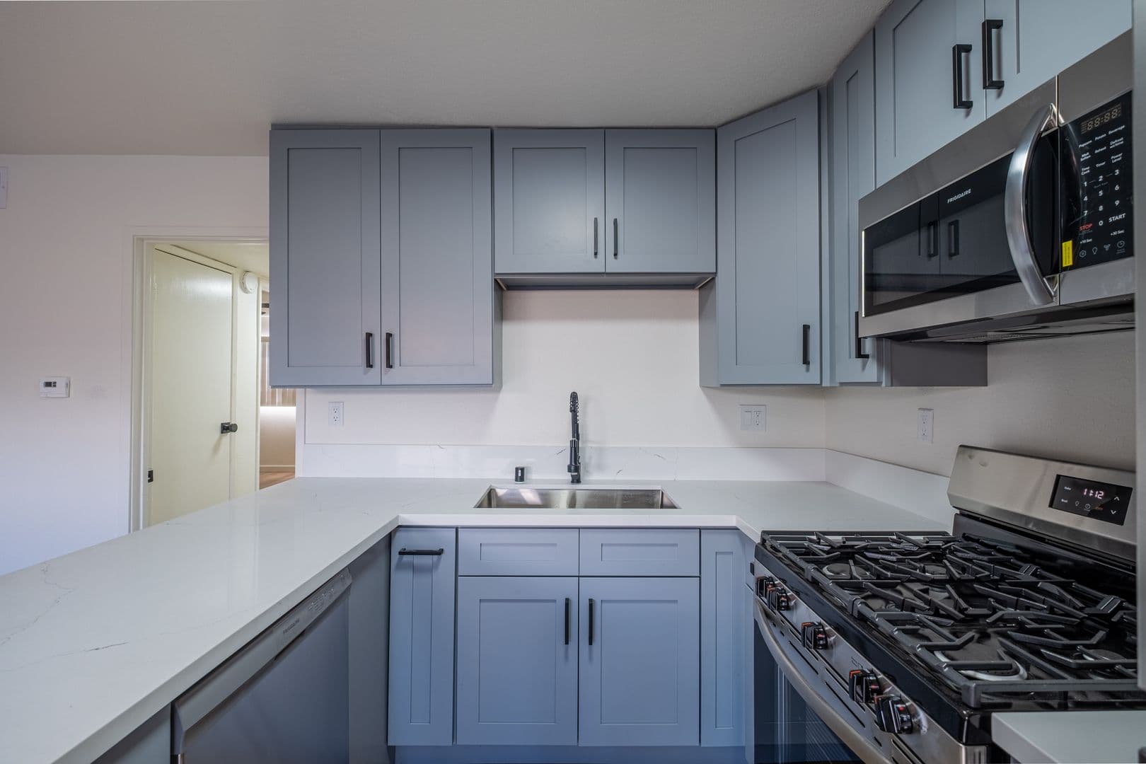 Torrance Apartment: 4712 Del Amo Blvd