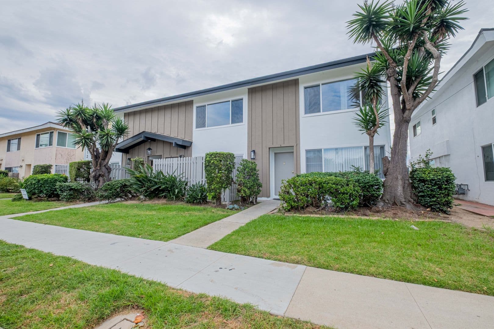 Torrance Apartment: 4712 Del Amo Blvd