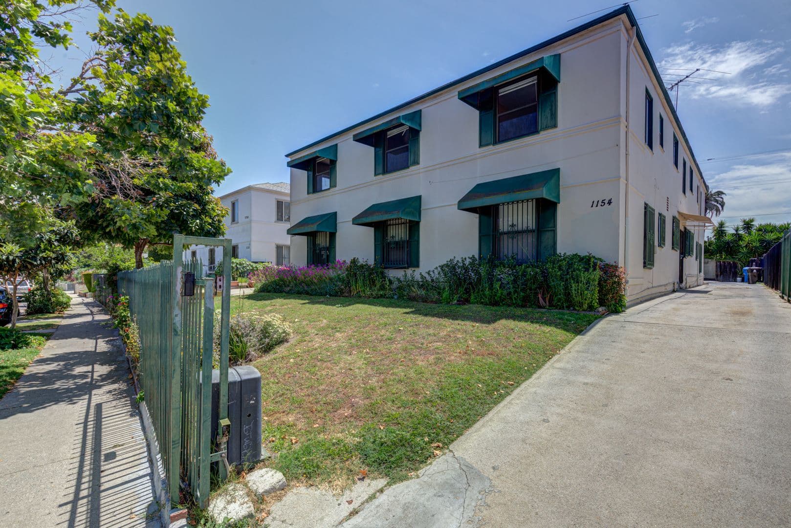 Los Angeles Apartment: 1154 S. Plymouth Blvd.