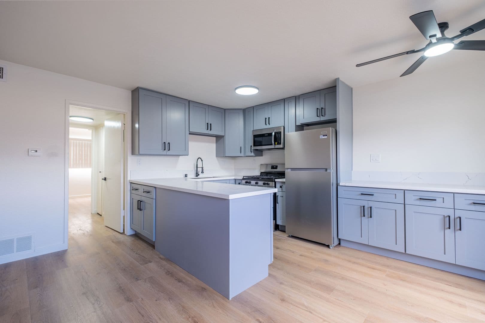 Torrance Apartment: 4712 Del Amo Blvd