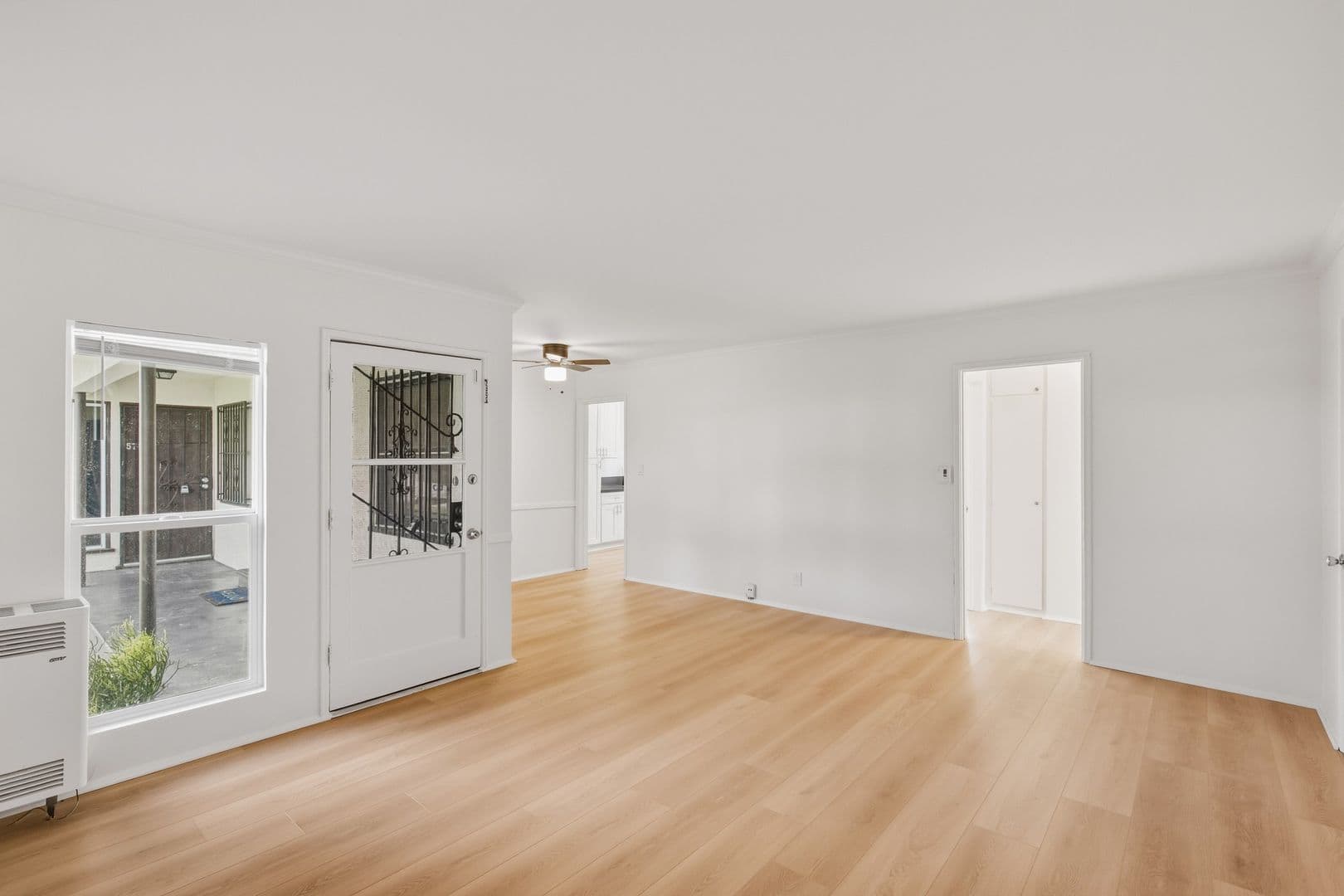 Los Angeles Apartment: 5700 Corbett Street