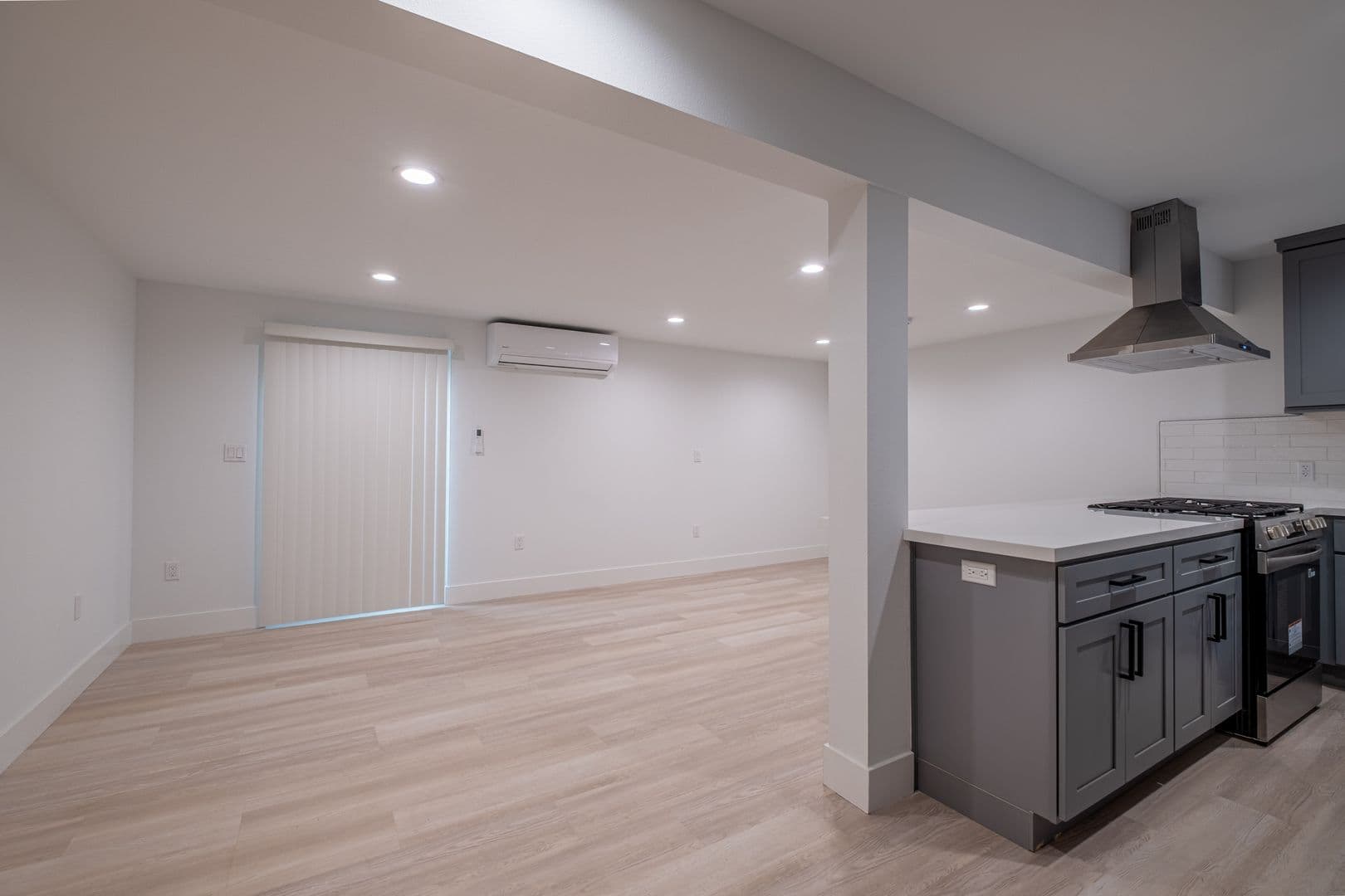 Redondo Beach Apartment: 2107 Pullman Lane