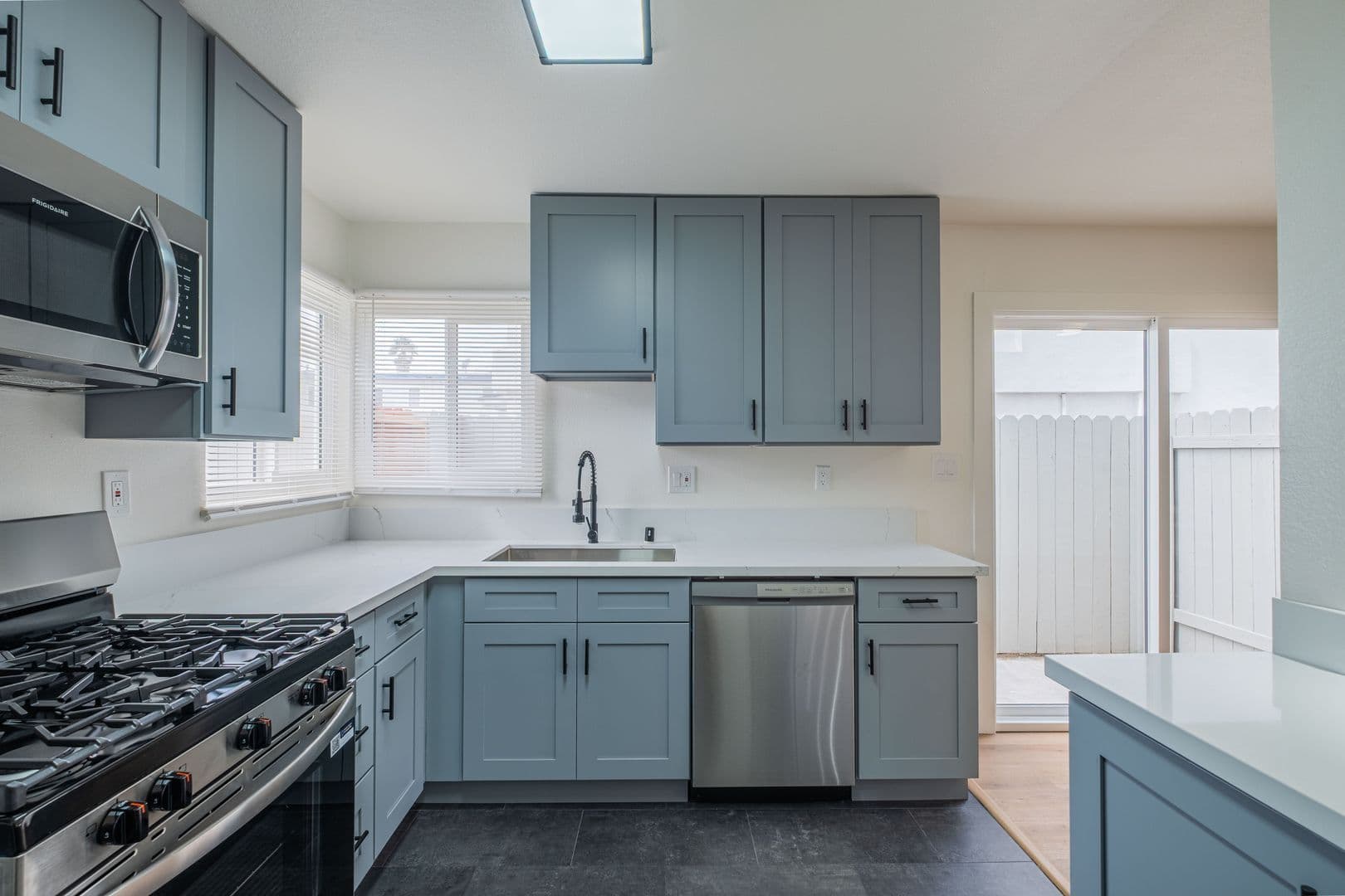 Torrance Apartment: 4712 Del Amo Blvd