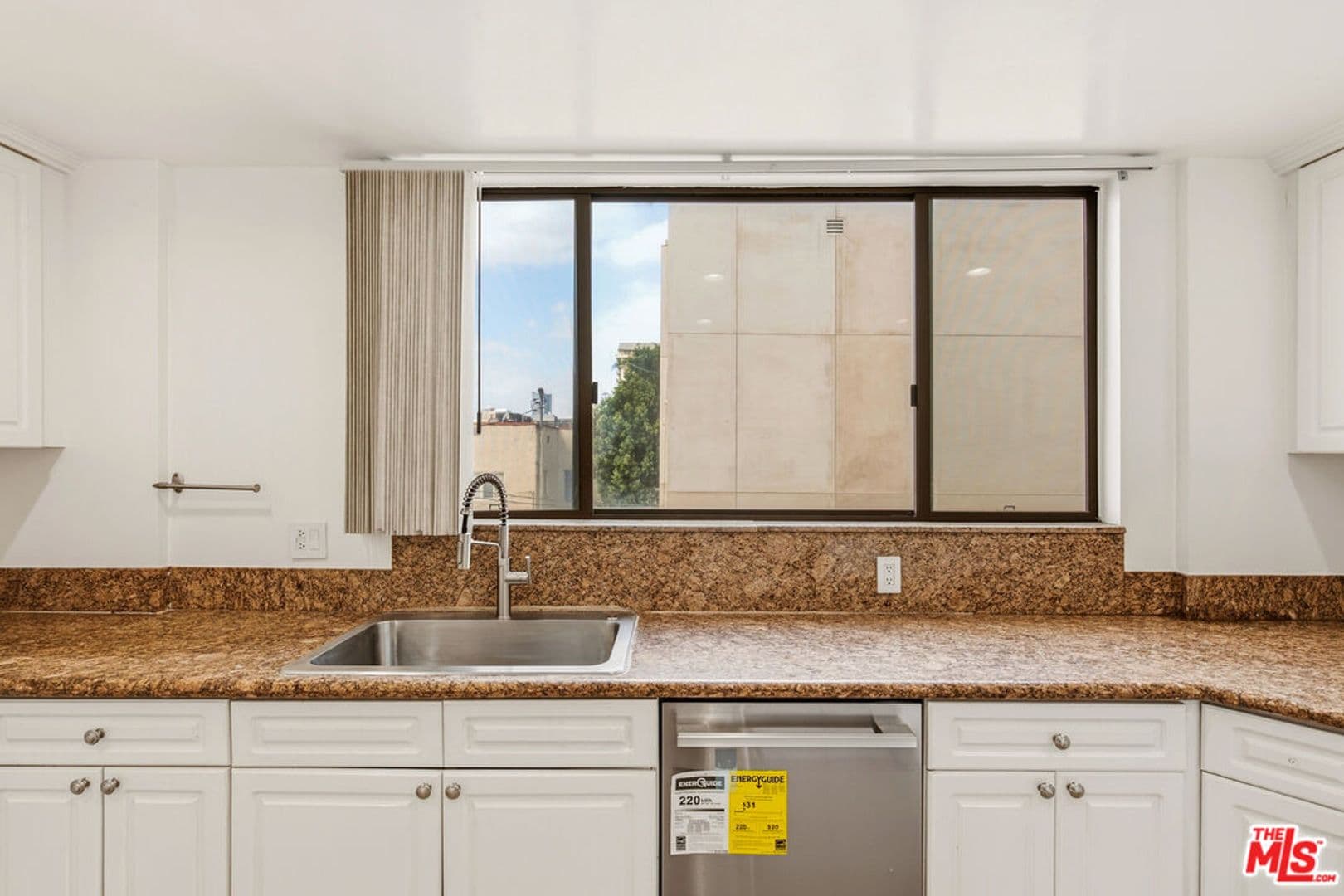 Beverly Hills Condo: 121 South Canon Drive