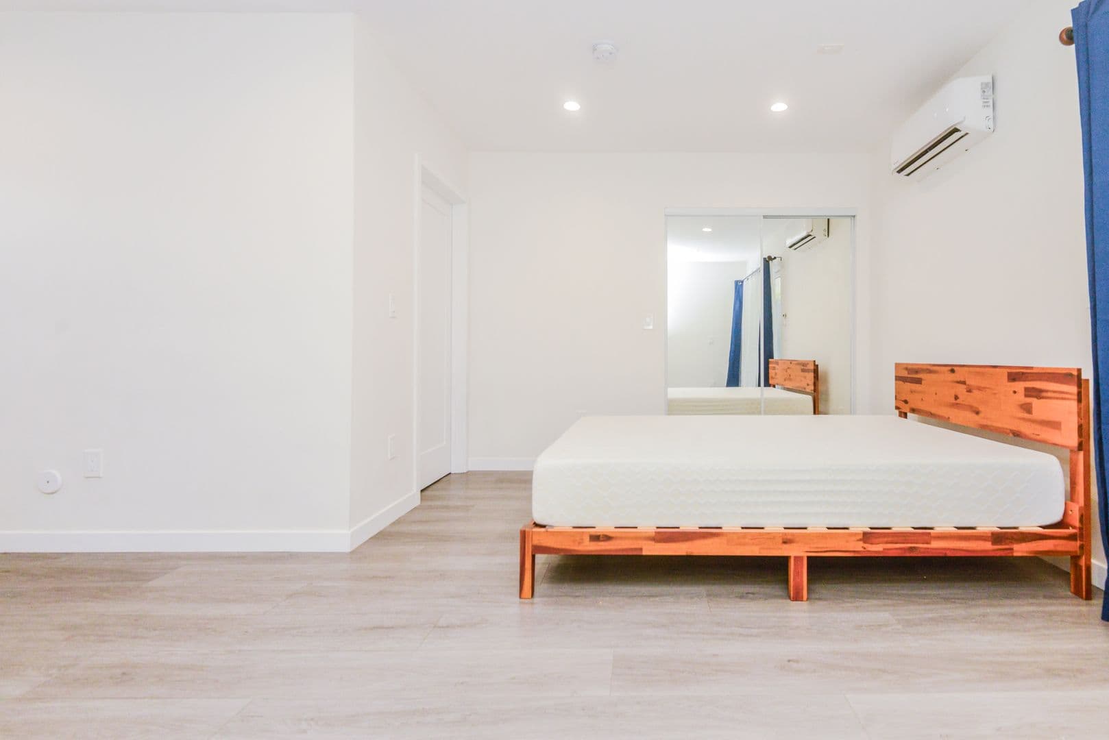 Los Angeles Apartment: 8972 W 24th St