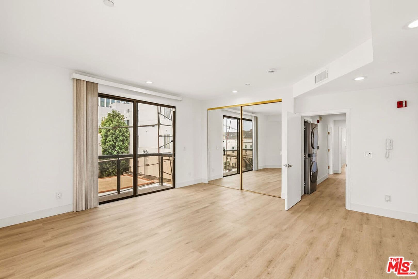 Beverly Hills Condo: 121 South Canon Drive