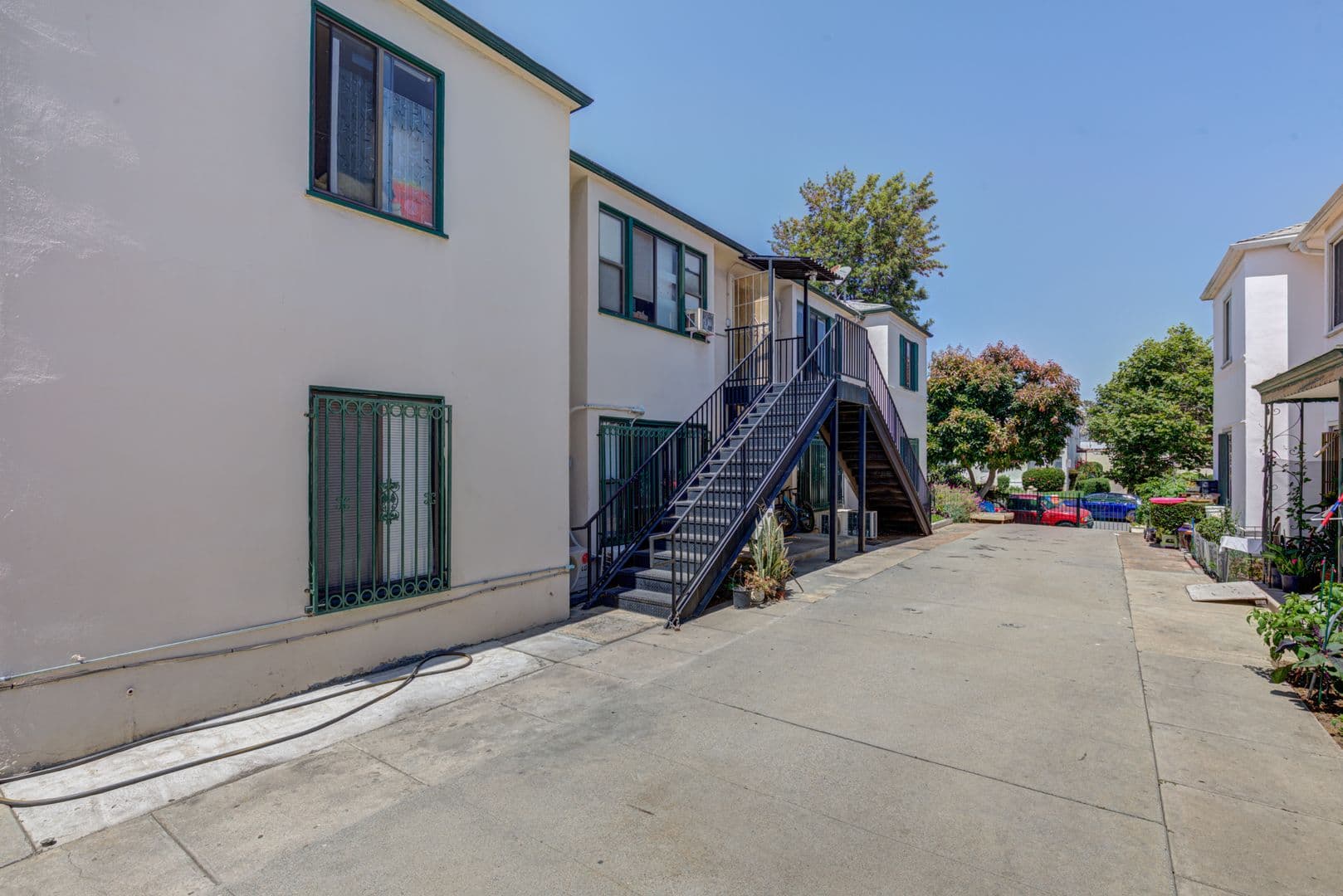 Los Angeles Apartment: 1154 S. Plymouth Blvd.