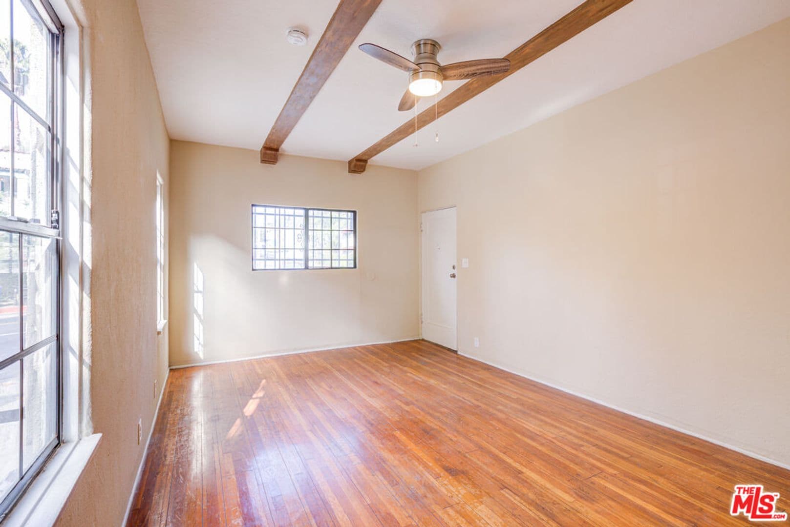 Los Angeles Apartment: 1492 Silver Lake Blvd