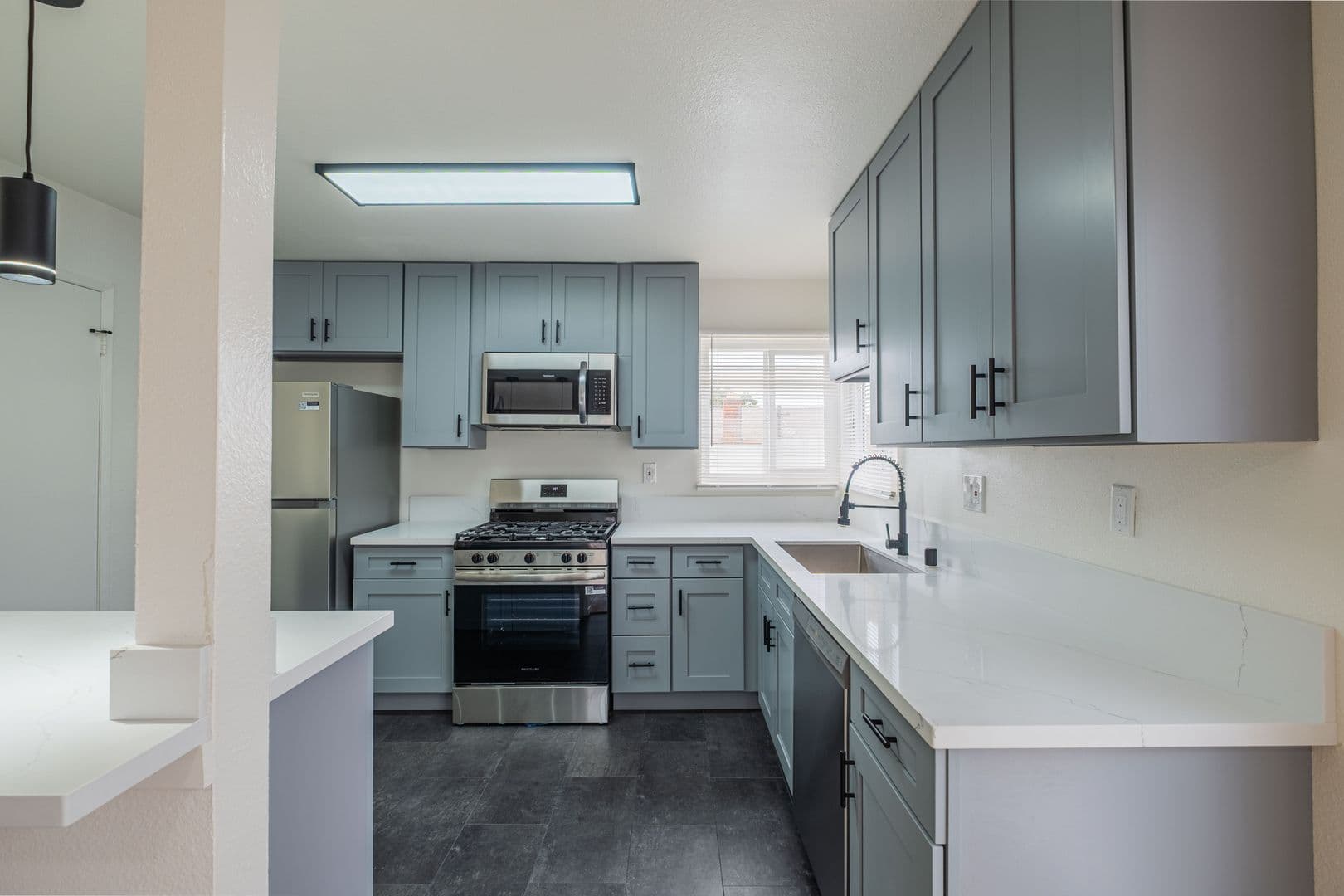 Torrance Apartment: 4712 Del Amo Blvd