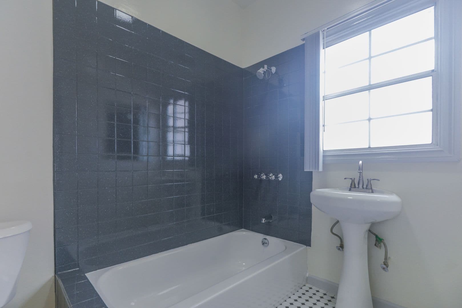 Los Angeles Apartment: 1125 N. New Hampshire Avenue