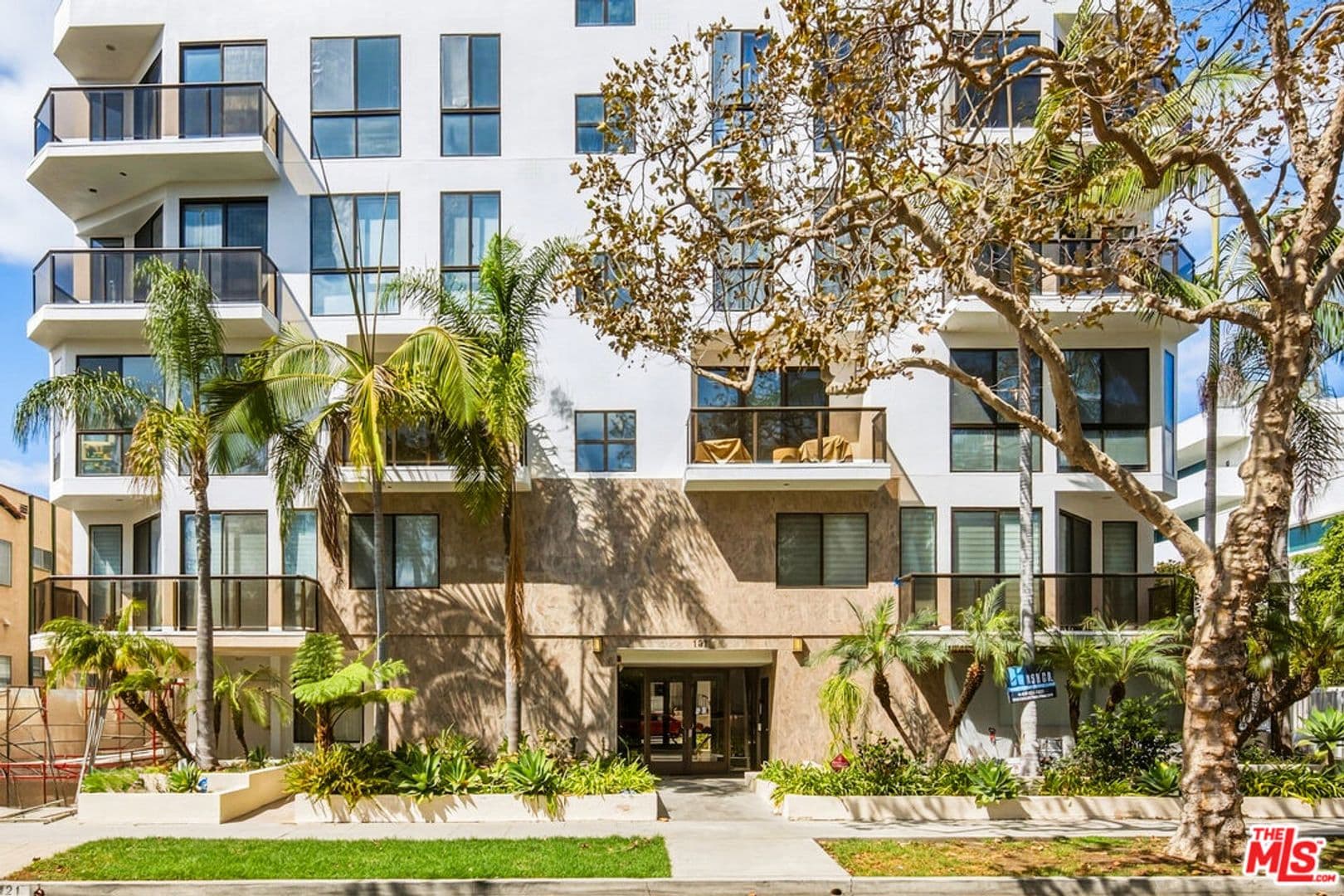 Beverly Hills Condo: 121 South Canon Drive