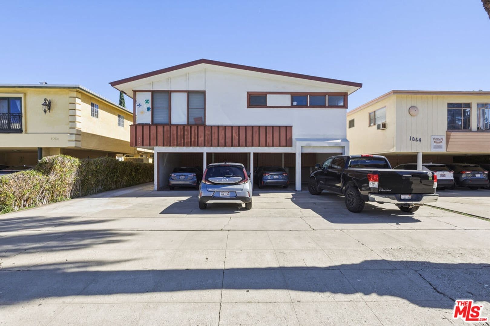 Los Angeles Apartment: 1058 S Wooster St