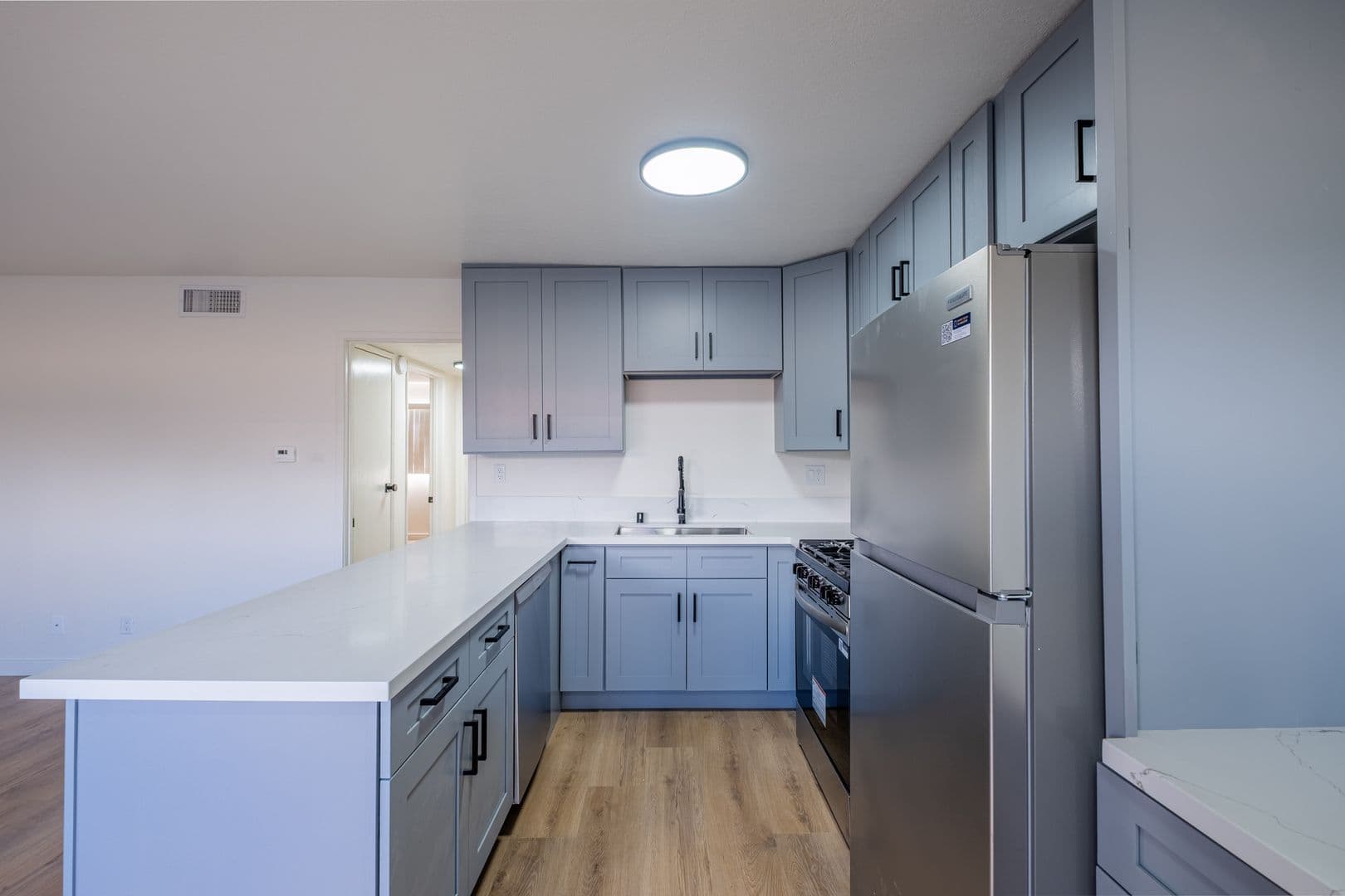 Torrance Apartment: 4712 Del Amo Blvd